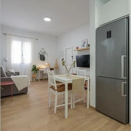 Workfriendly 2br 5 Min Walk To - Wifi 아파트